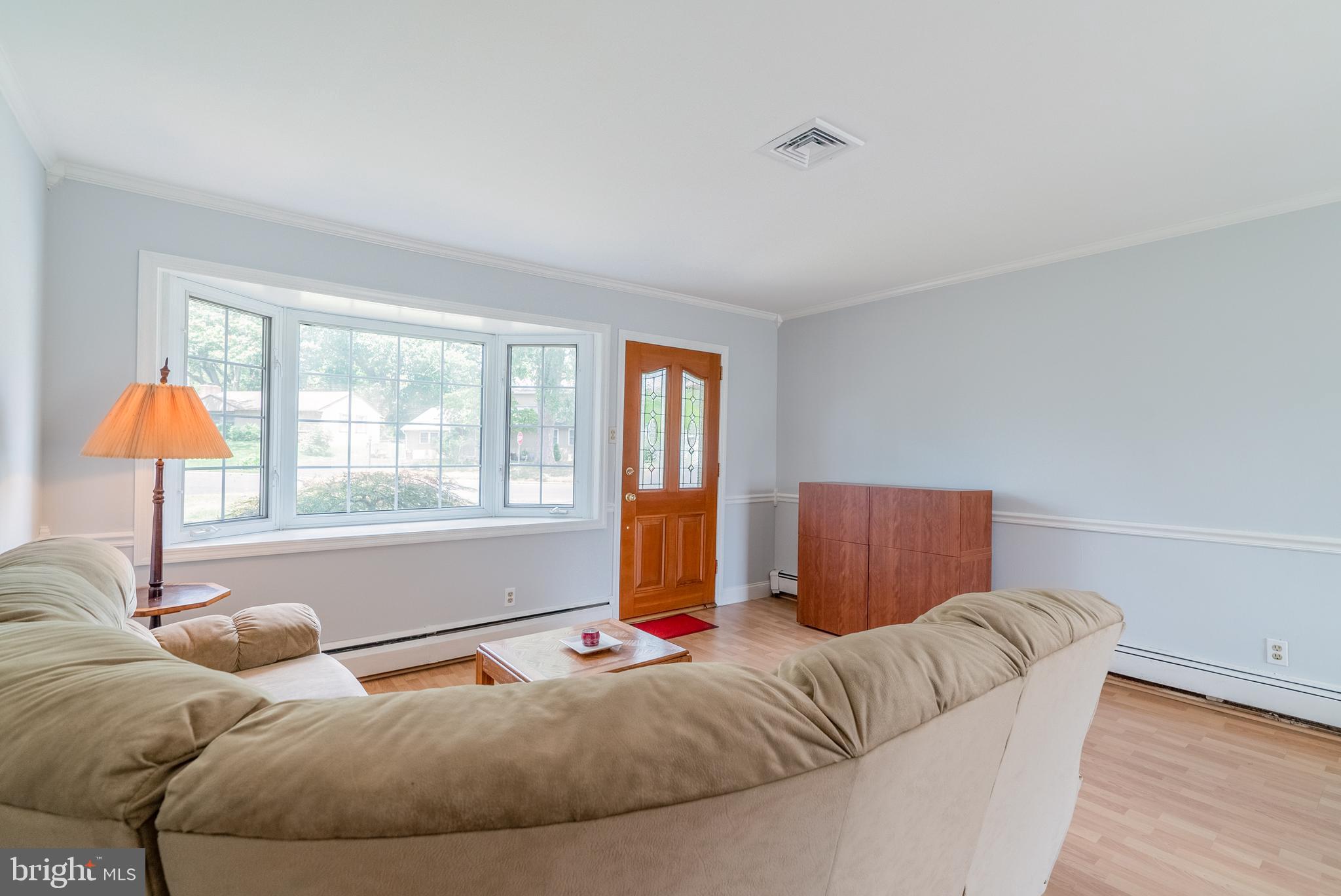 40 Corson Road Conshohocken, PA 19428 - Photo 6 of 26 Living Room
