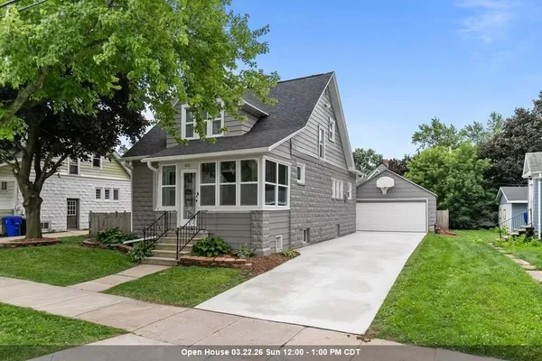 $329,900 | 431 East Summer Street, Appleton, WI 54911
