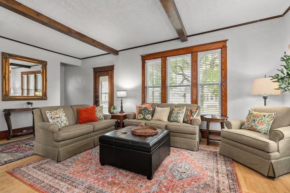 431 East Summer Street Appleton, WI 54911 - Photo 2 of 24