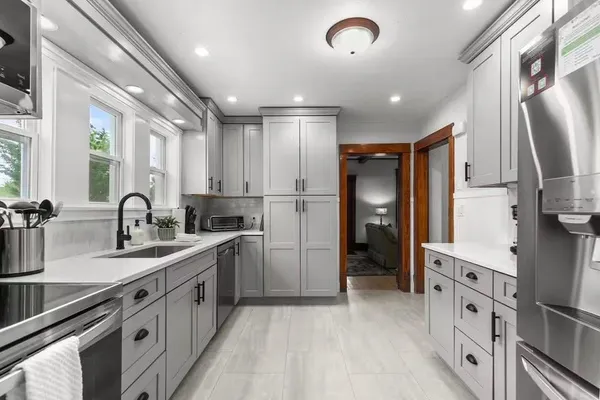 $329,900 | 431 East Summer Street, Appleton, WI 54911
