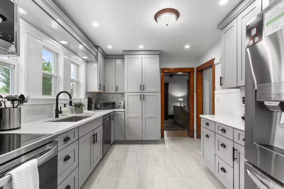 431 East Summer Street Appleton, WI 54911 - Photo 10 of 24