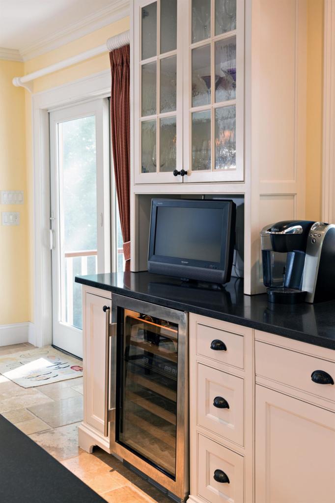 5 Uncatena Road Mashpee, MA 02649 - Photo 22 of 29 a kitchen with granite countertop a stove and a microwave