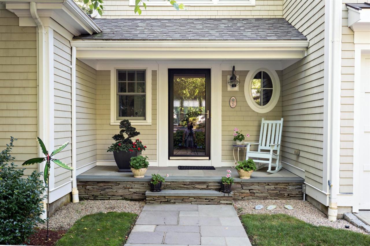 5 Uncatena Road Mashpee, MA 02649 - Photo 29 of 29 a front view of a house