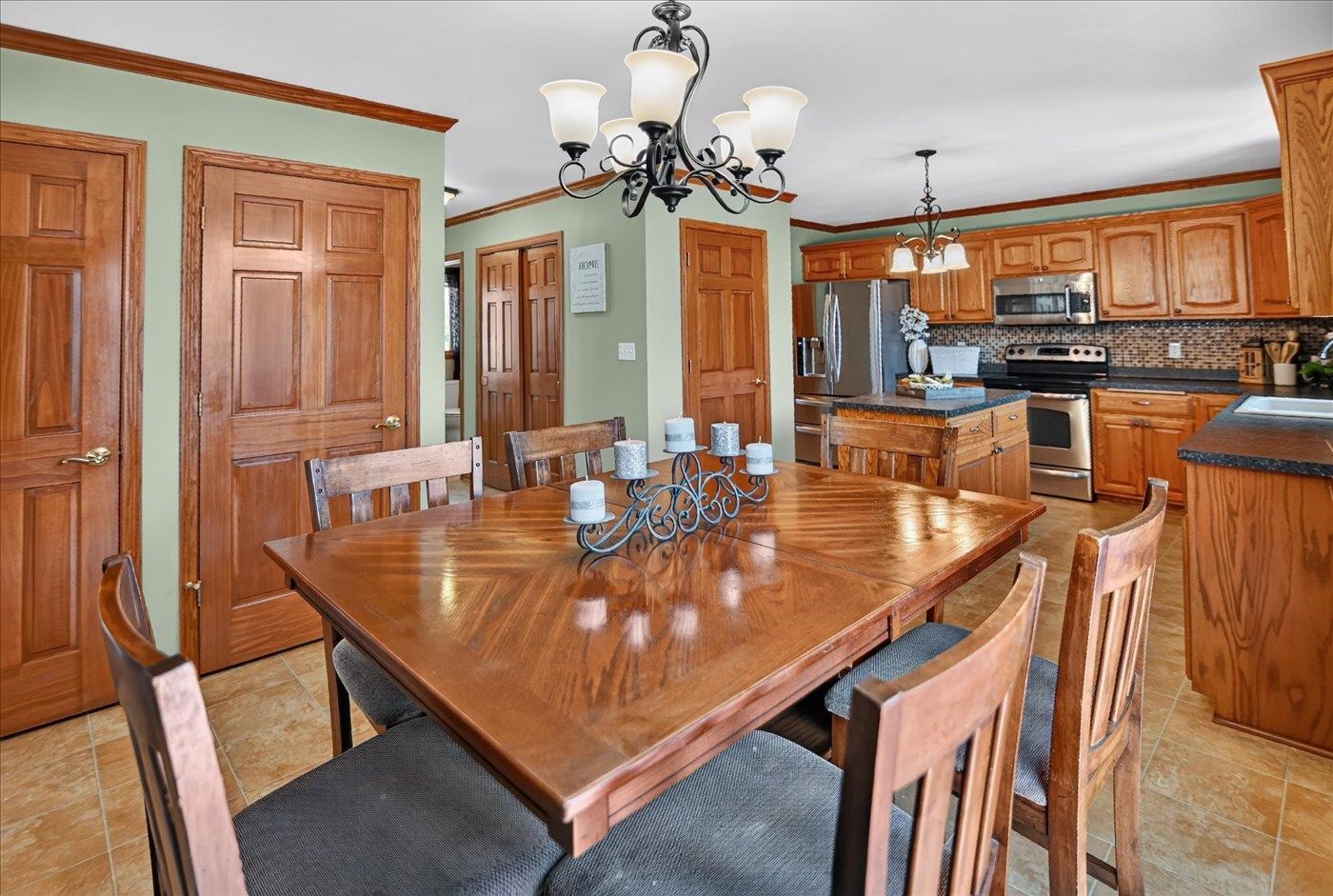 606 Cobblestone Way Watertown, WI 53094 - Photo 17 of 54