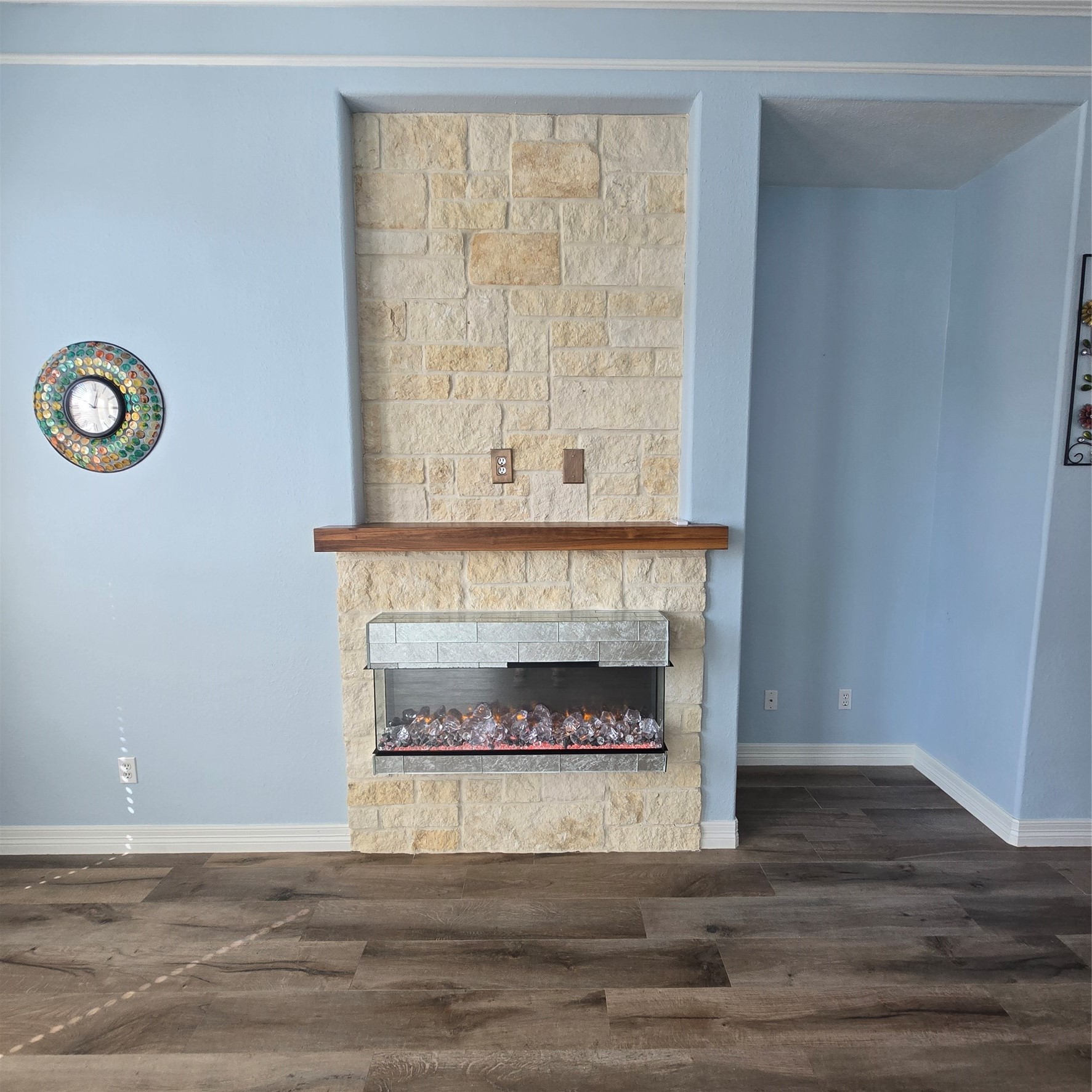 18302 Rittenhouse Park Court Spring, TX 77379 - Photo 15 of 42 AUSTIN STONE ACCENTED FIREPLACE
