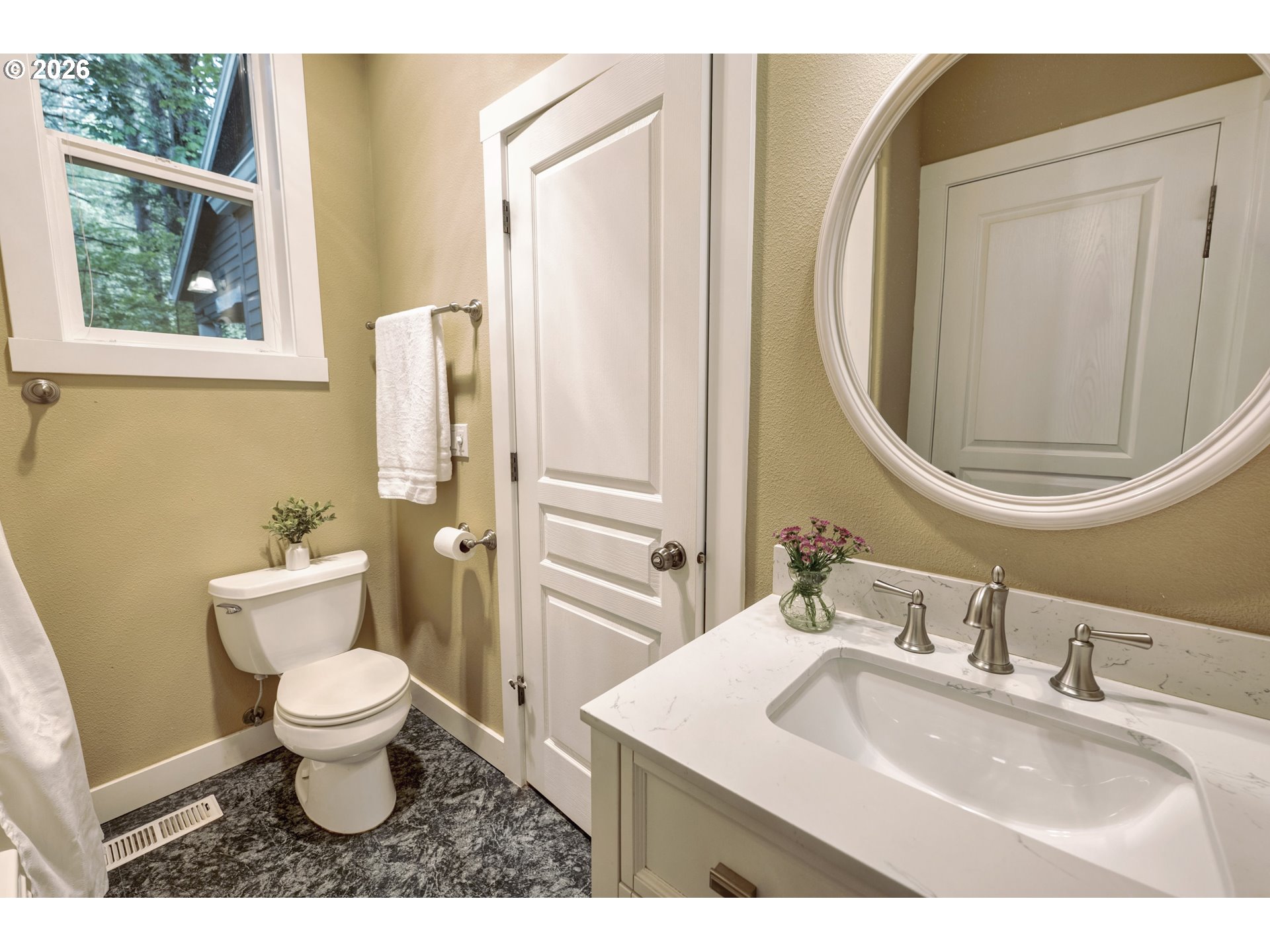 6039 Southwest Haines Street Portland, OR 97219 - Photo 35 of 48 Gallery Image 35
