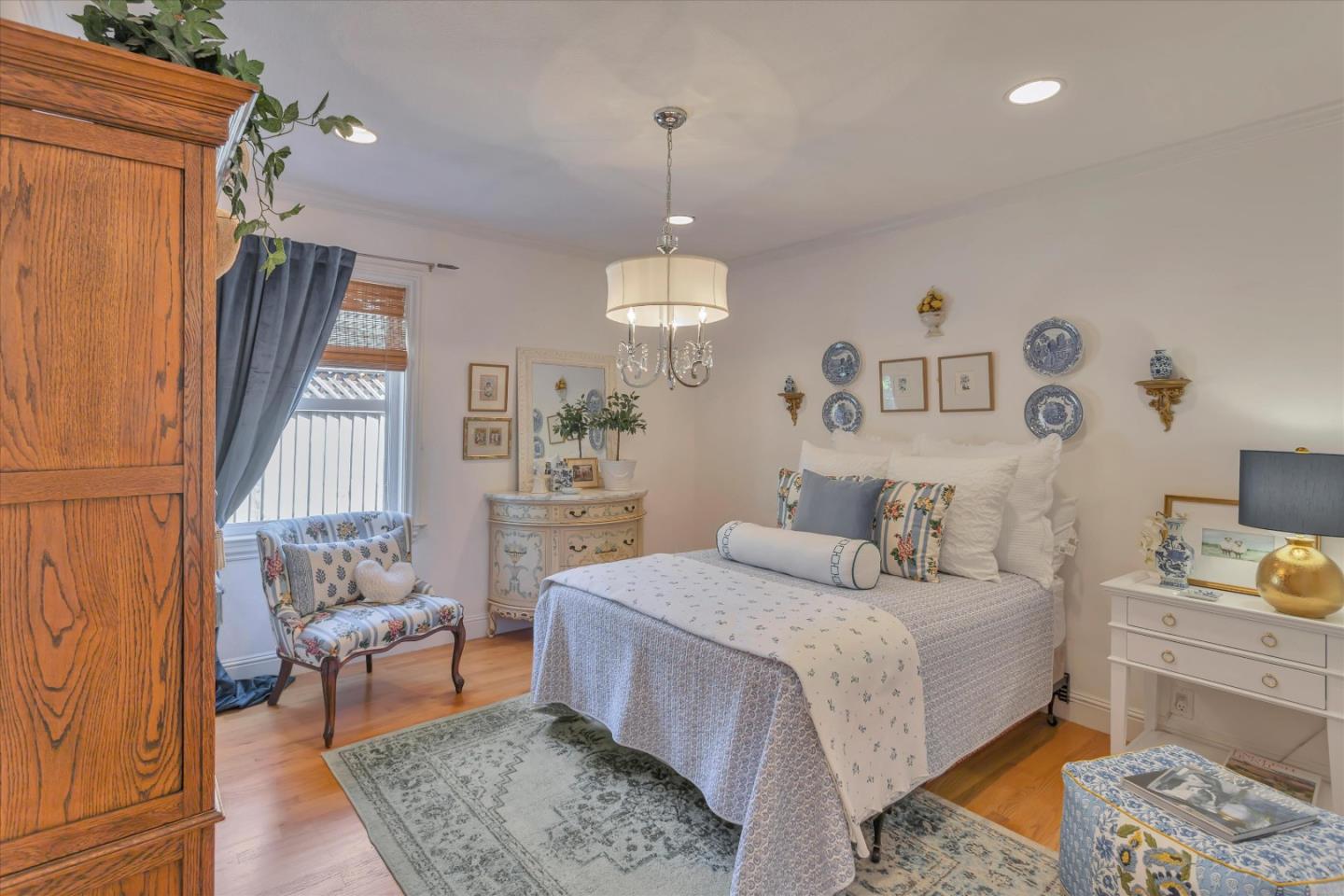 2084 Ellen Avenue San Jose, CA 95125 - Photo 22 of 43 a bedroom with a bed and furniture