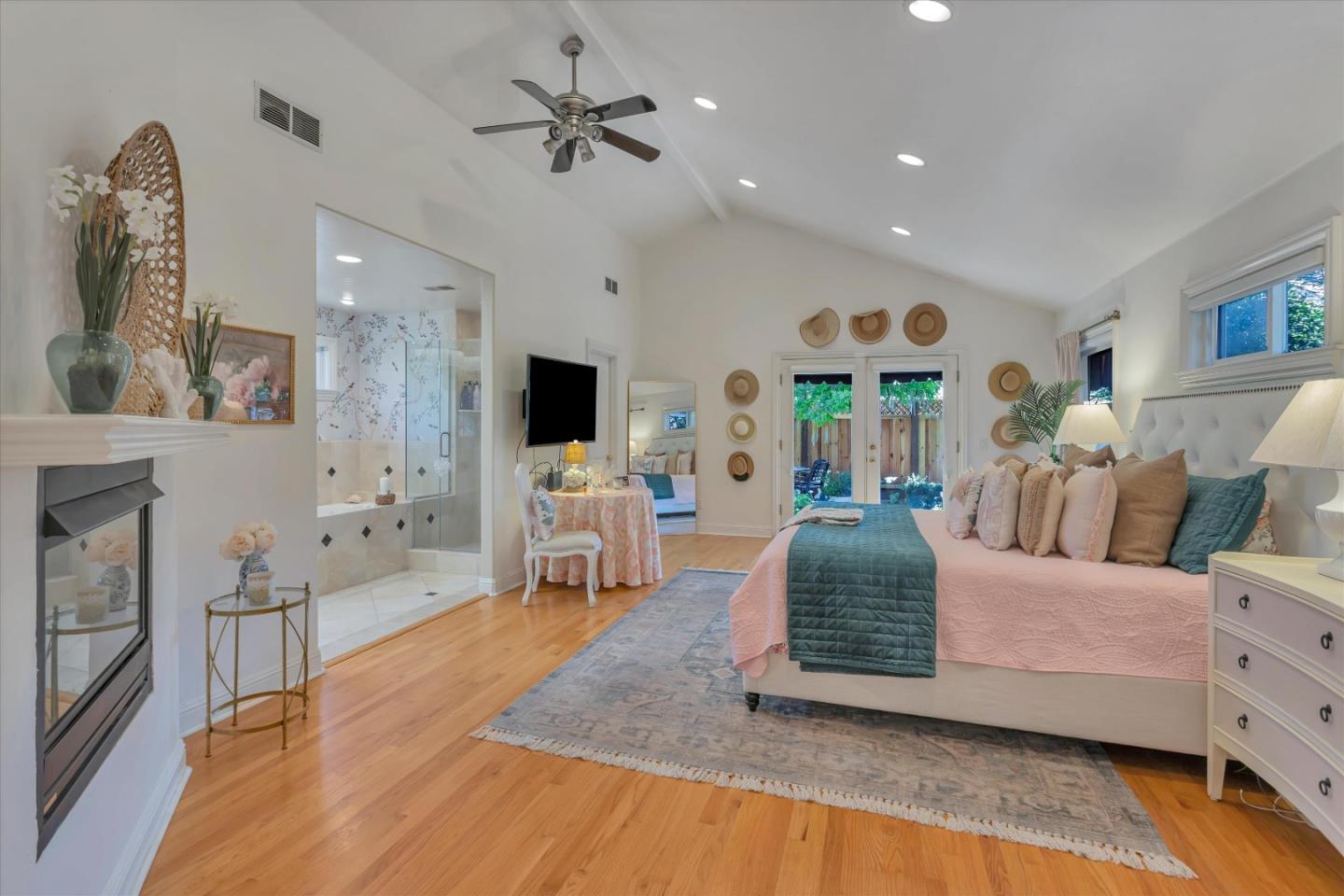2084 Ellen Avenue San Jose, CA 95125 - Photo 25 of 43 a living room with furniture and a flat screen tv