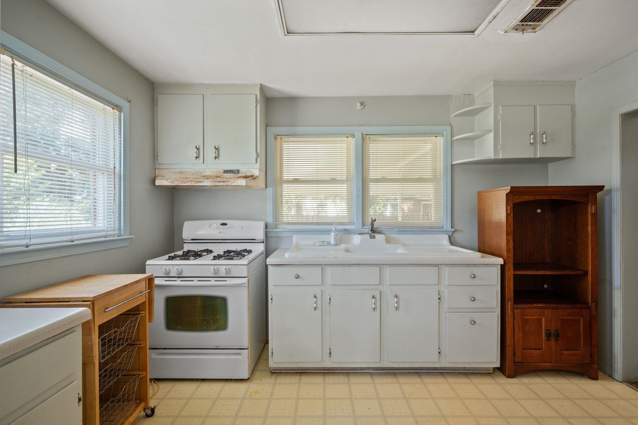 411 West 6th Street Bay Minette, AL 36507 - Photo 15 of 28 Kitchen