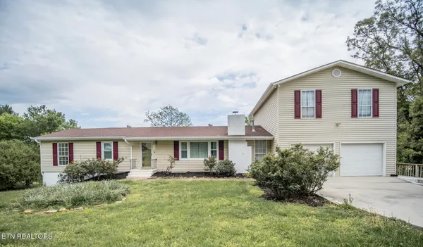 $425,000 | 624 Tate Trotter Road, Powell, TN 37849