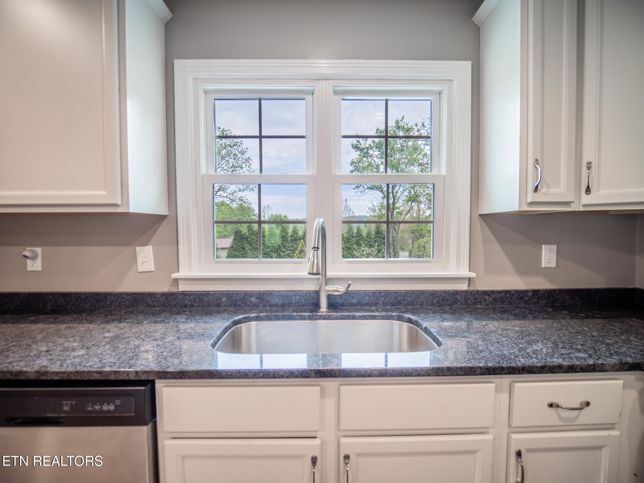 624 Tate Trotter Road Powell, TN 37849 - Photo 11 of 49 Kitchen