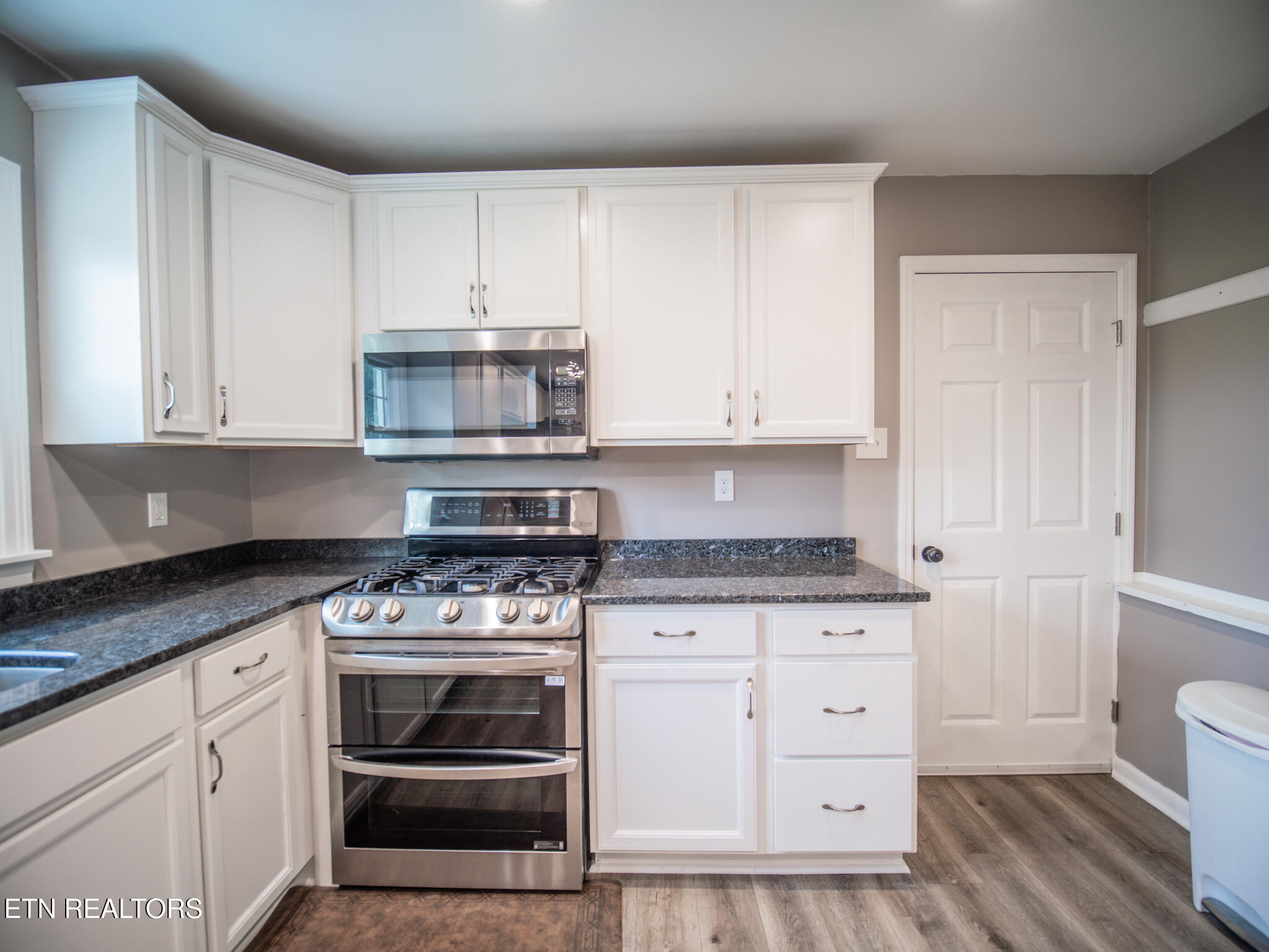 624 Tate Trotter Road Powell, TN 37849 - Photo 13 of 49 Kitchen