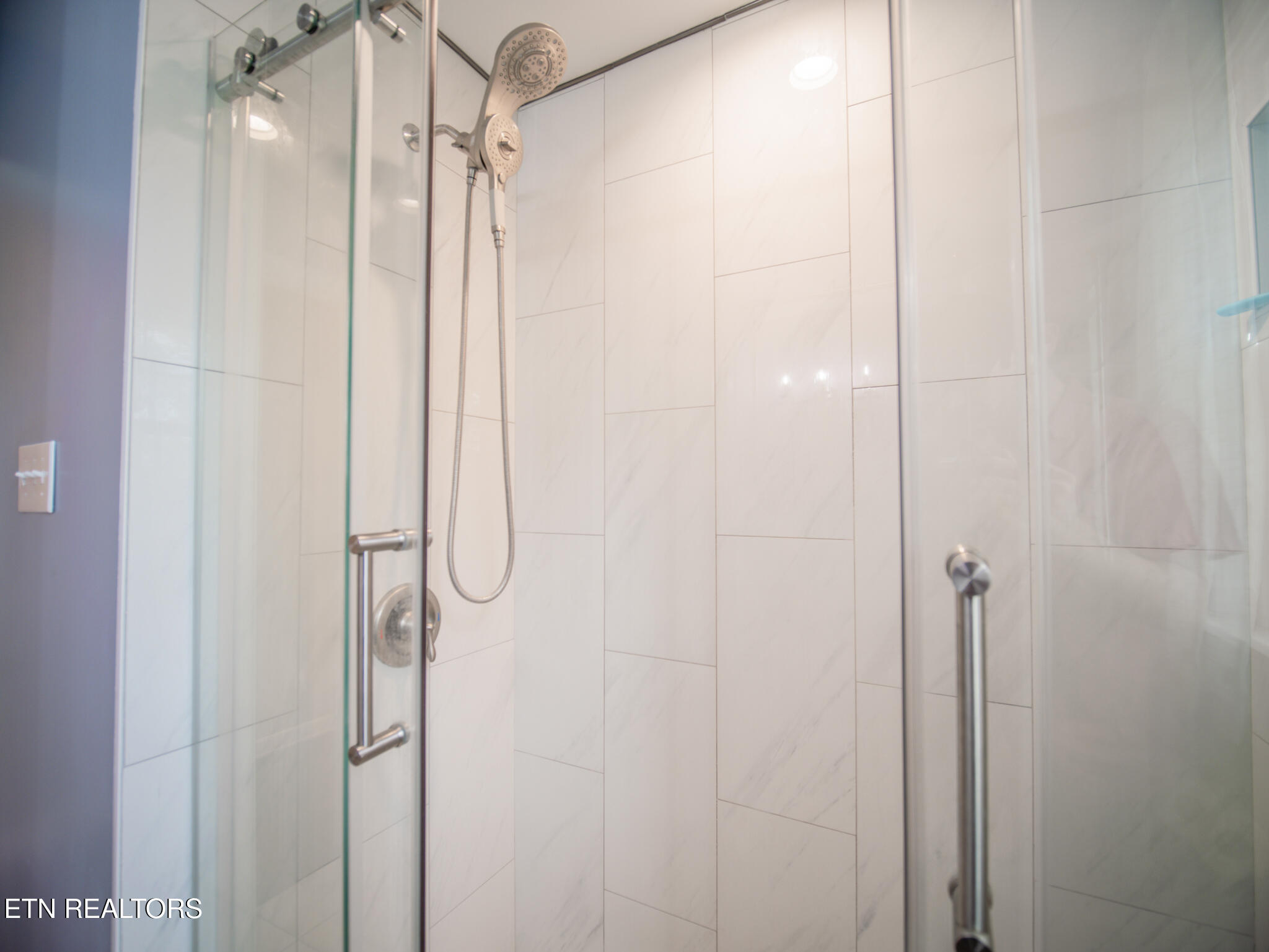 624 Tate Trotter Road Powell, TN 37849 - Photo 22 of 49 Walk-In Shower