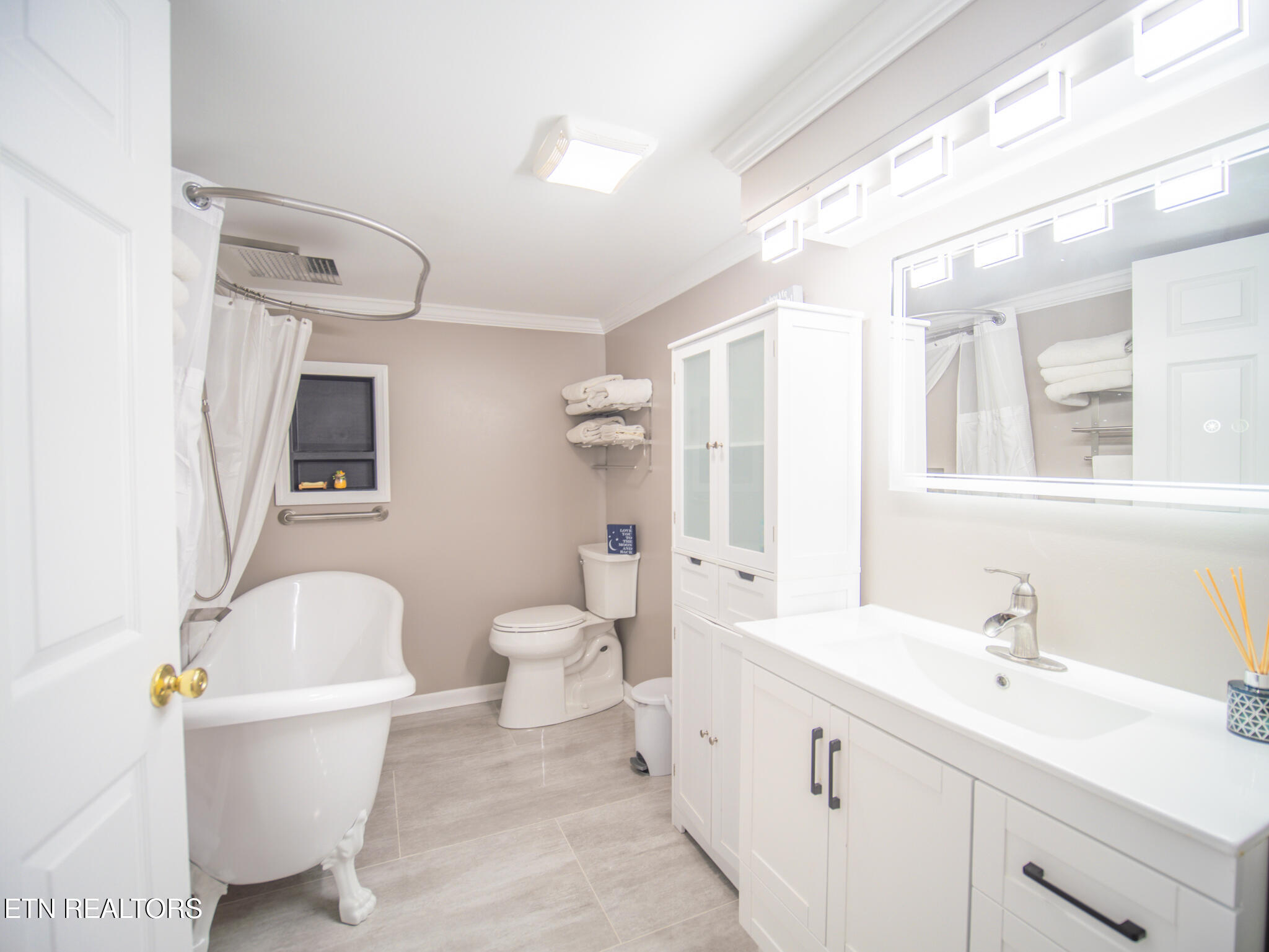 624 Tate Trotter Road Powell, TN 37849 - Photo 24 of 49 Basement Bathroom