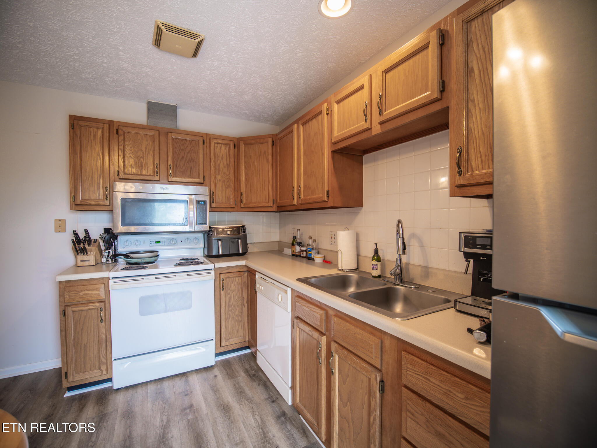 624 Tate Trotter Road Powell, TN 37849 - Photo 37 of 49 Apartment Kitchen