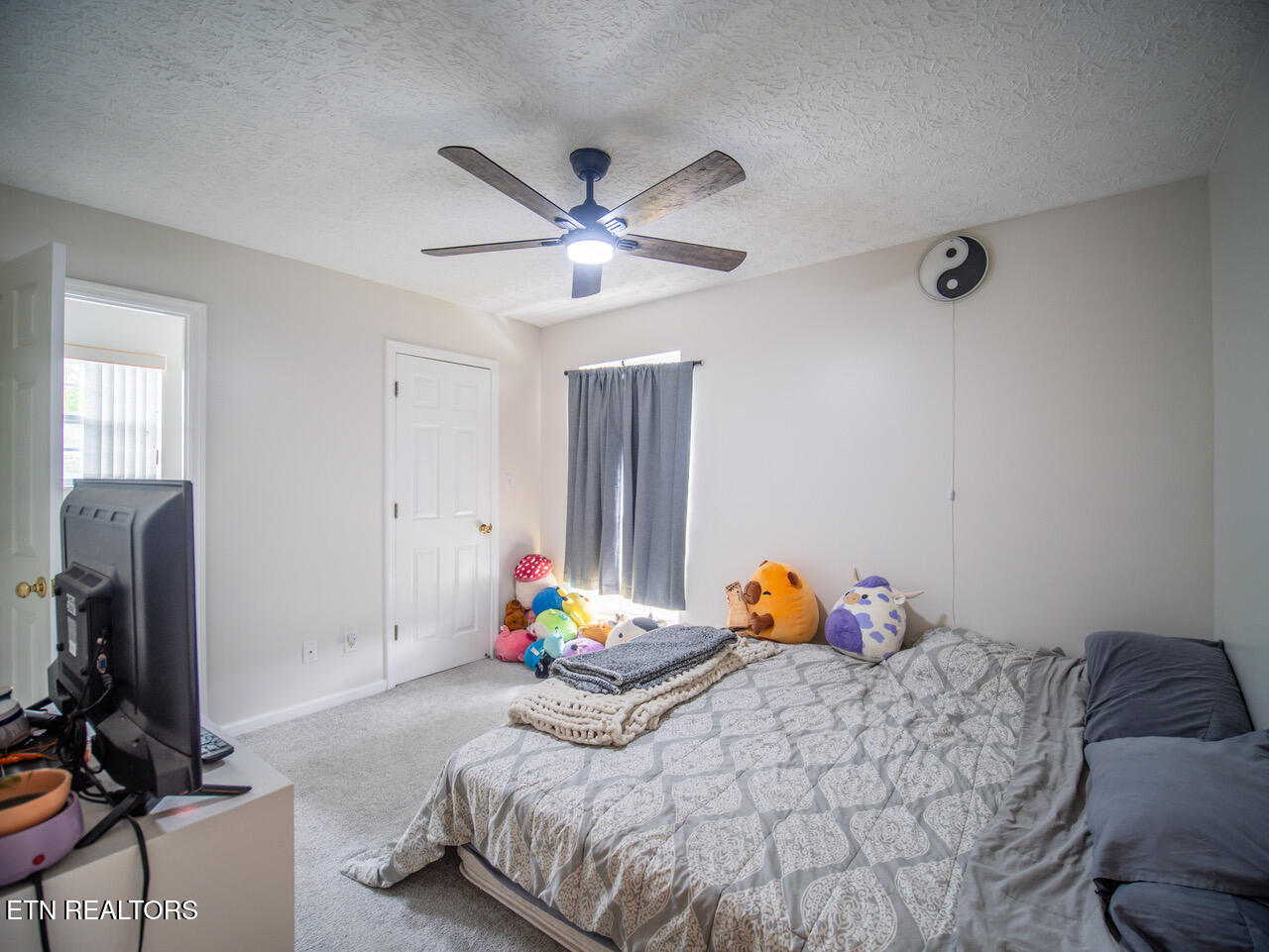 624 Tate Trotter Road Powell, TN 37849 - Photo 41 of 49 Apartment Bedroom Ensuite