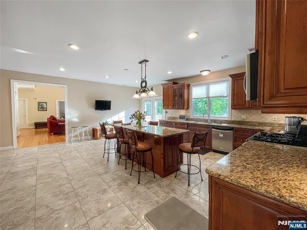 445 Nevada Street Paramus, NJ 07652 - Photo 14 of 50