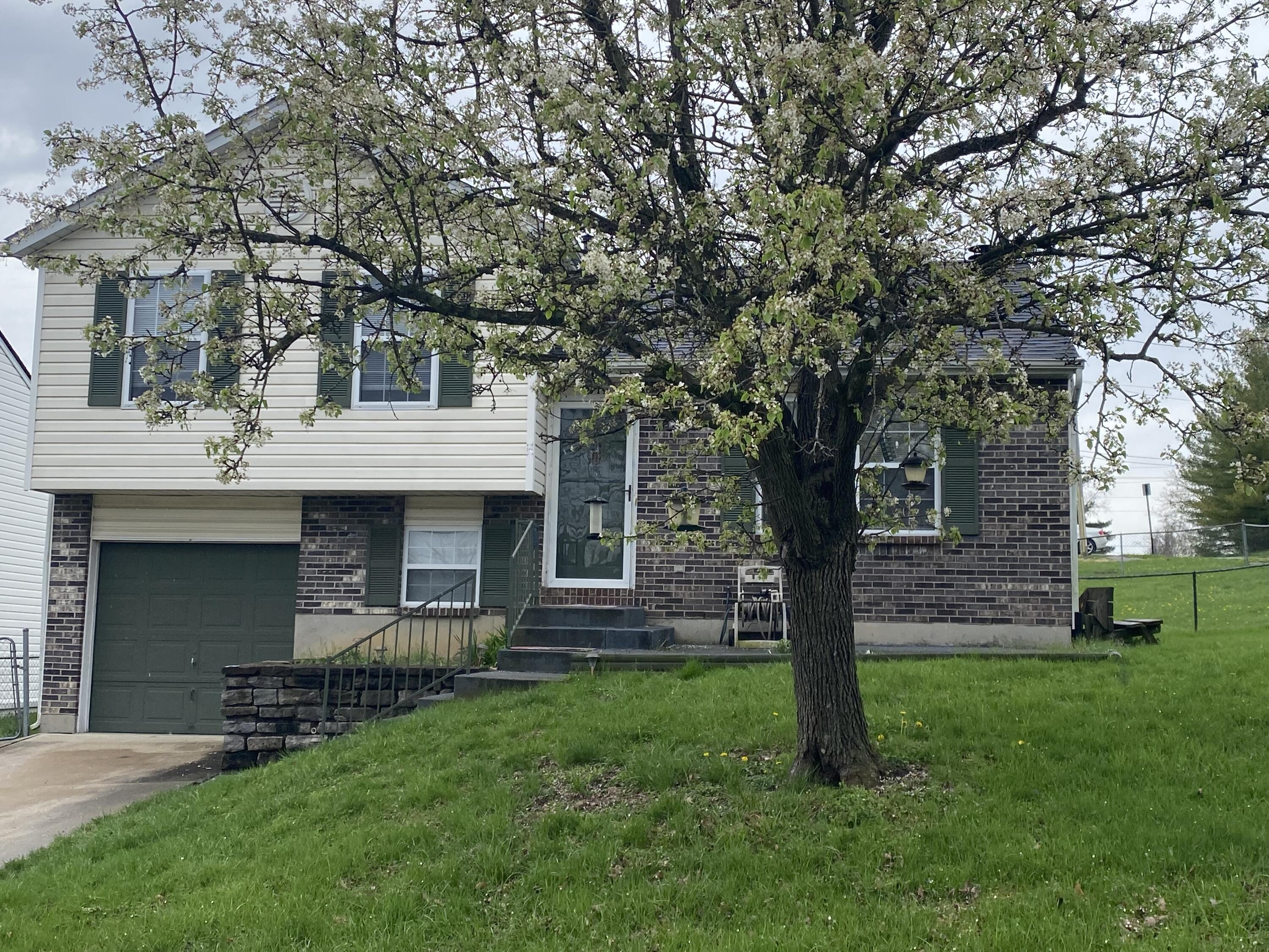 2719 Ridgecrest Lane Covington, KY 41017 - Photo 1 of 19
