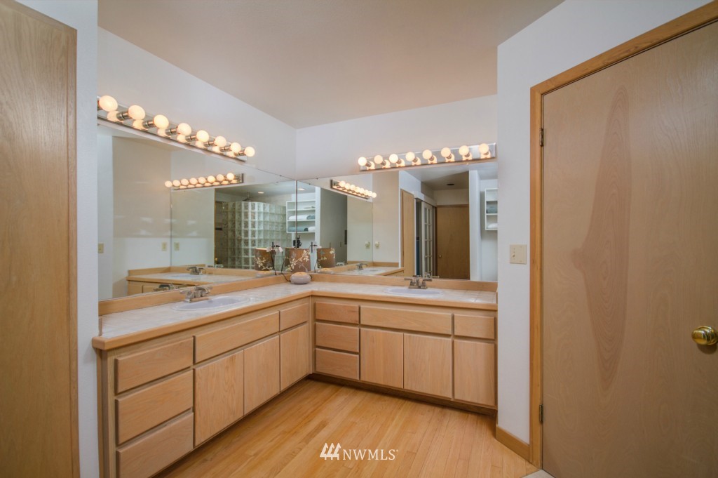 515 North Waugh Road Mount Vernon, WA 98273 - Photo 13 of 25 Gallery Image 13