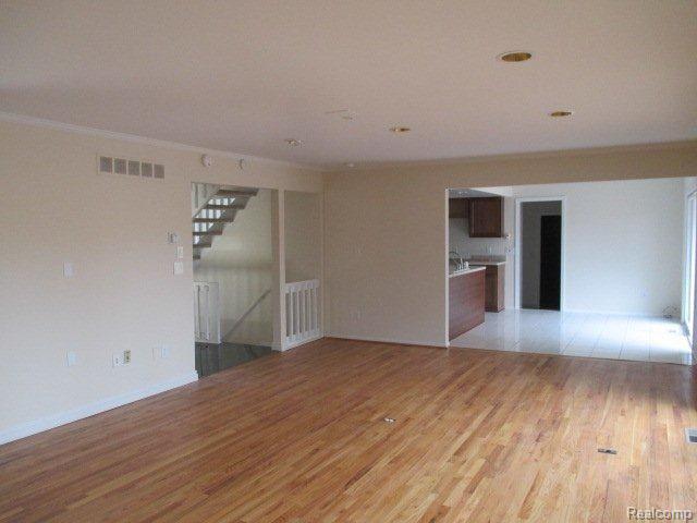 4271 Stoddard Road West Bloomfield, MI 48323 - Photo 5 of 30 IMG_0052.jpg