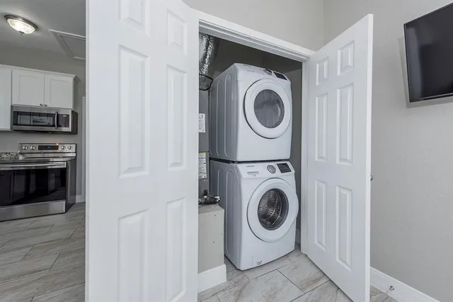 a view of a livingroom with furniture