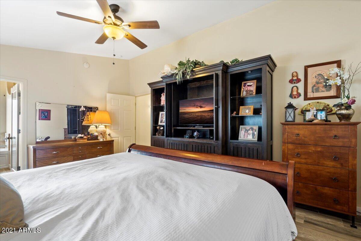 2735 West Canyon Road Phoenix, AZ 85086 - Photo 17 of 36 17-Primary Bedroom