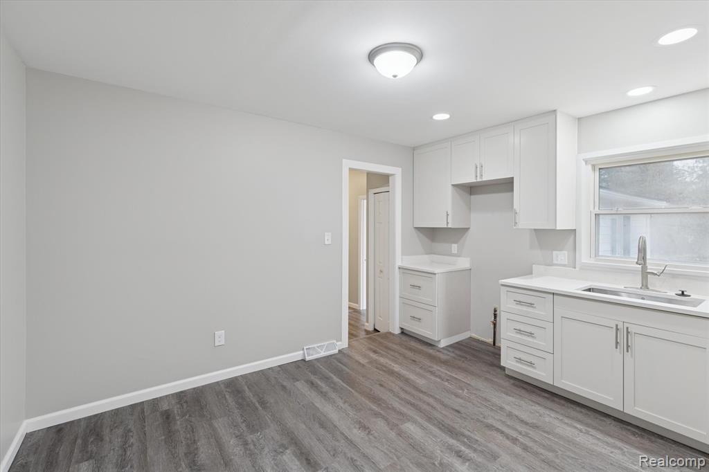 15635 Martinsville Road Belleville, MI 48111 - Photo 23 of 75