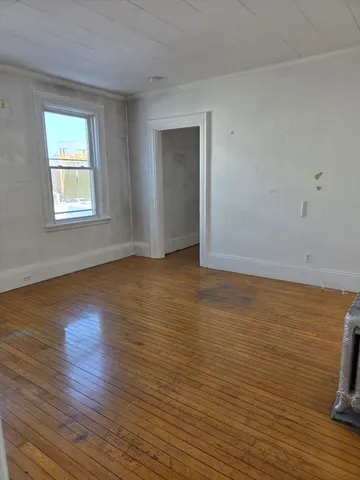 $1,800 | 32 Brown Street, Unit 1, Waltham, MA 02453