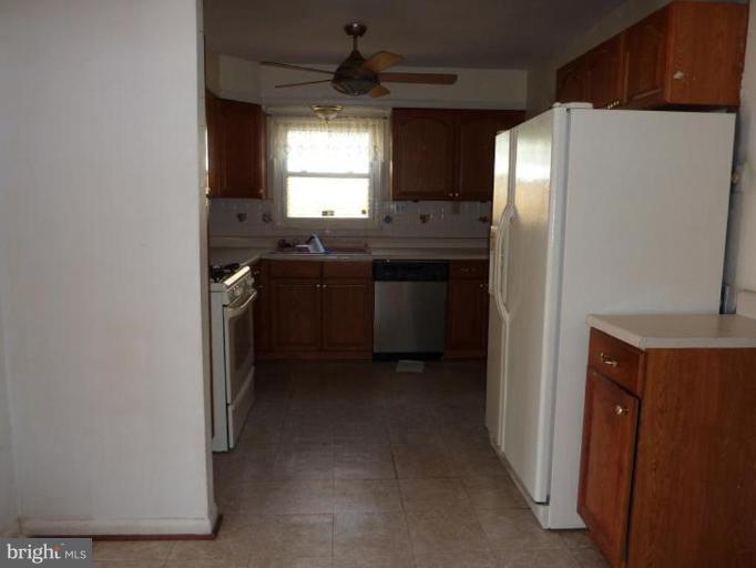 6916 Decatur Place Hyattsville, MD 20784 - Photo 5 of 14 Kitchen
