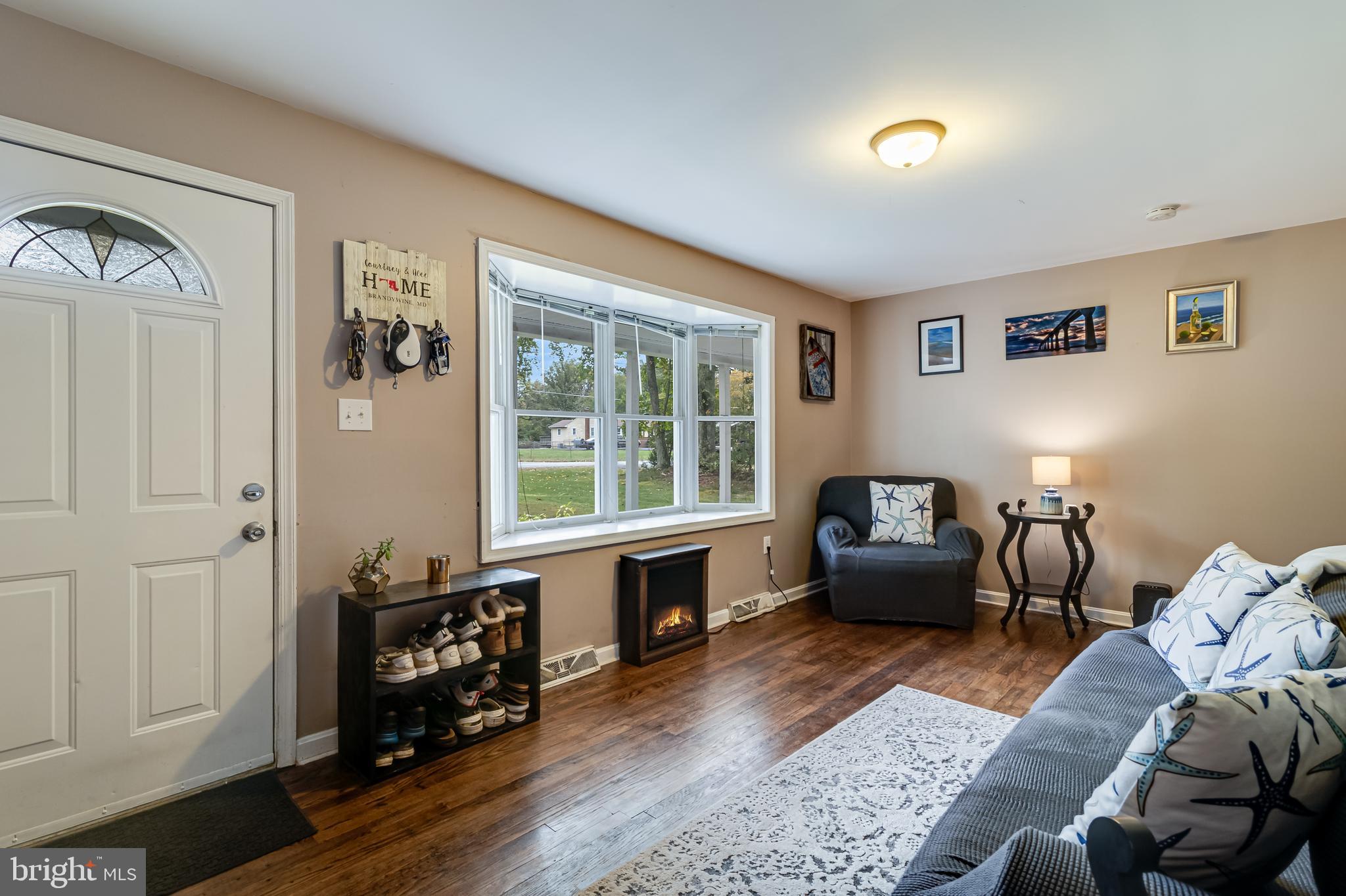 14305 Duckett Road Brandywine, MD 20613 - Photo 6 of 35 a living room with furniture and a window