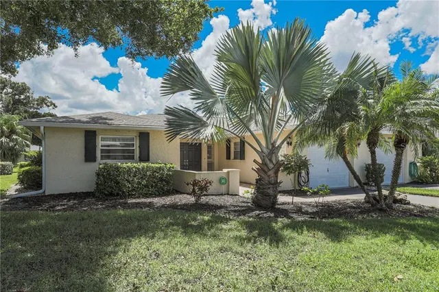 $4,600 | 6986 West Country Club Drive North, Unit 6986, Sarasota, FL 34243