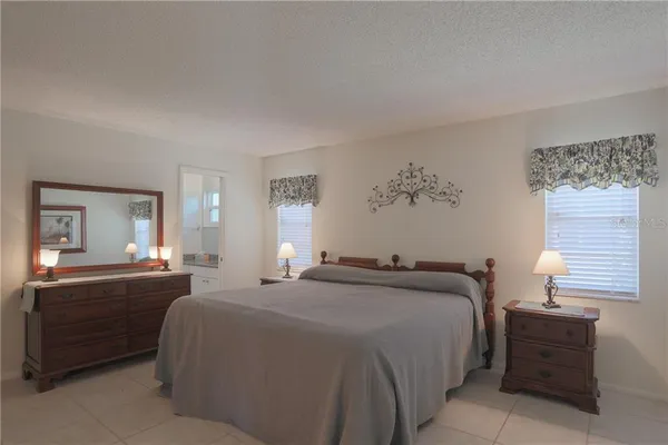 $4,600 | 6986 West Country Club Drive North, Unit 6986, Sarasota, FL 34243