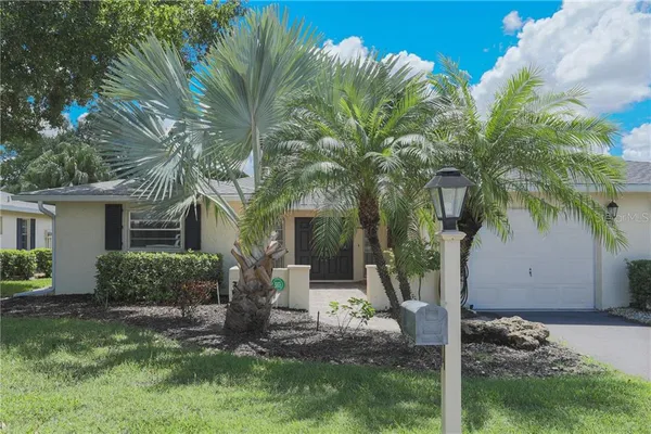 $4,600 | 6986 West Country Club Drive North, Unit 6986, Sarasota, FL 34243