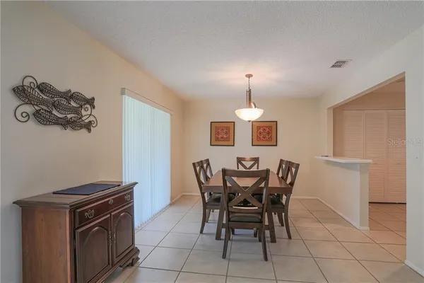 $4,600 | 6986 West Country Club Drive North, Unit 6986, Sarasota, FL 34243