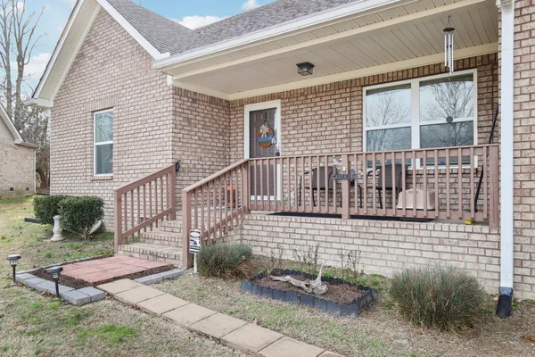 $325,000 | 104 Jollie Lane, Westmoreland, TN 37186