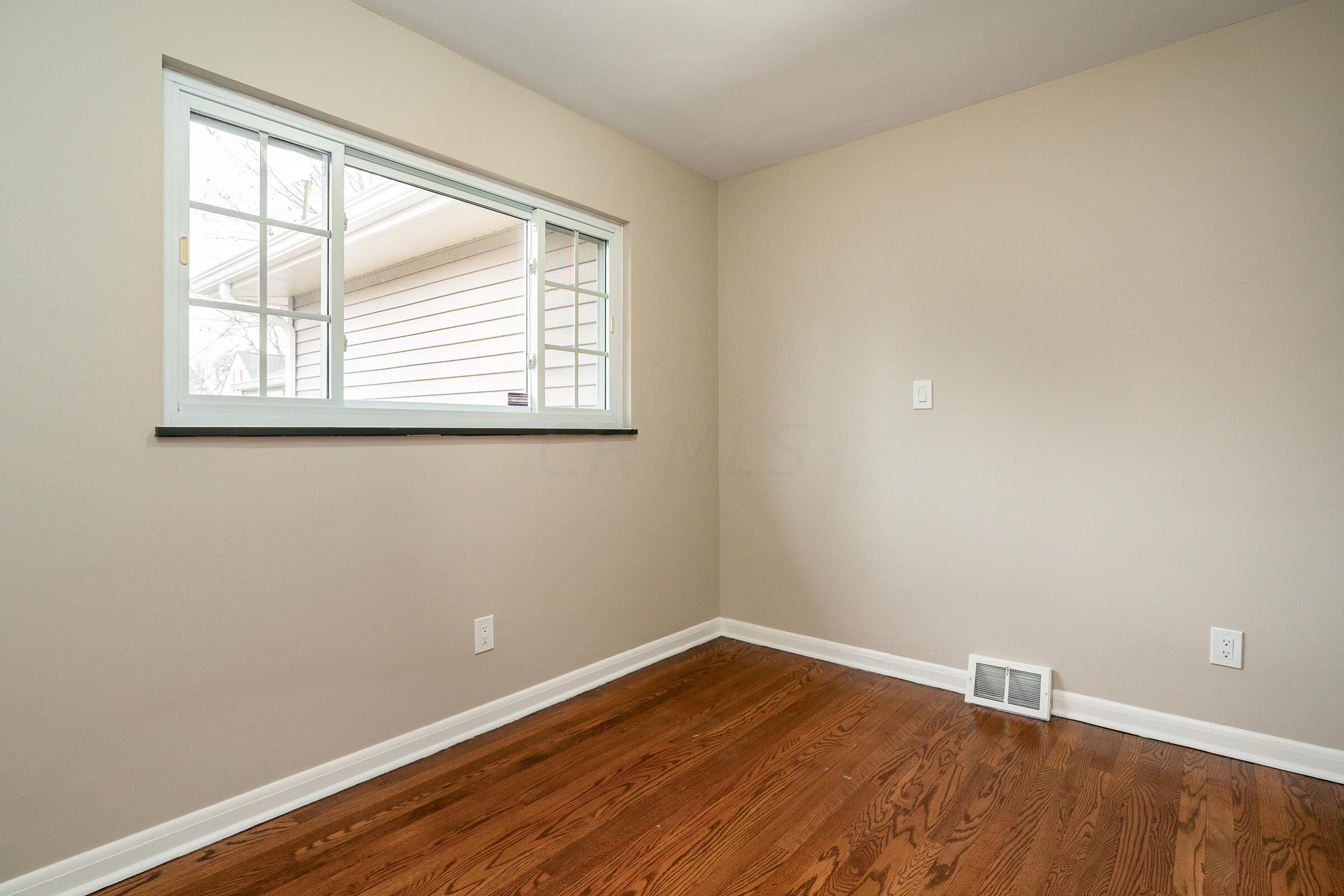 3229 Kenyon Road Columbus, OH 43221 - Photo 23 of 51 3229 Kenyon Rd-42