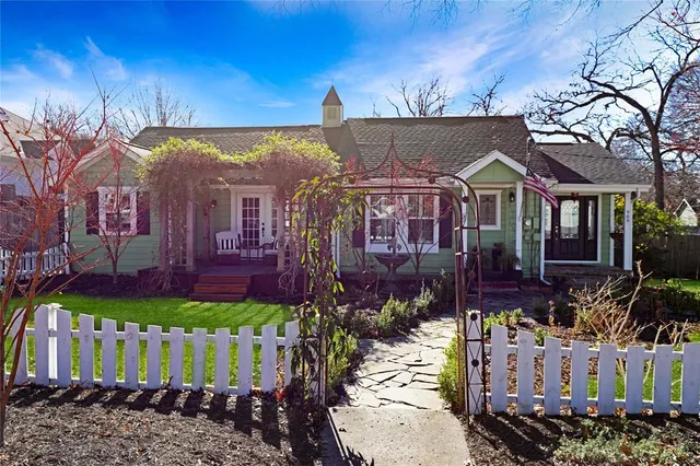 $725,000 | 909 West Hunt Street, McKinney, TX 75069