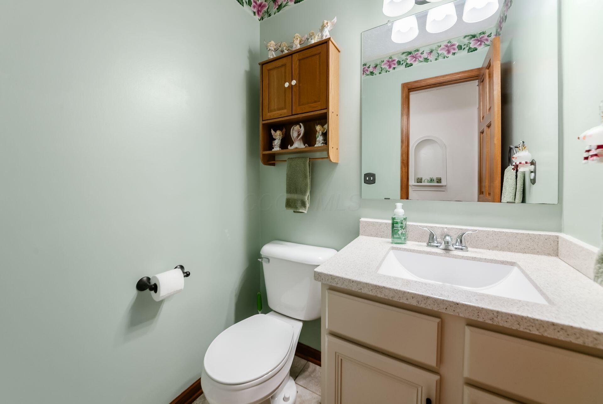 5581 Seapine Road Hilliard, OH 43026 - Photo 22 of 58 Half Bath