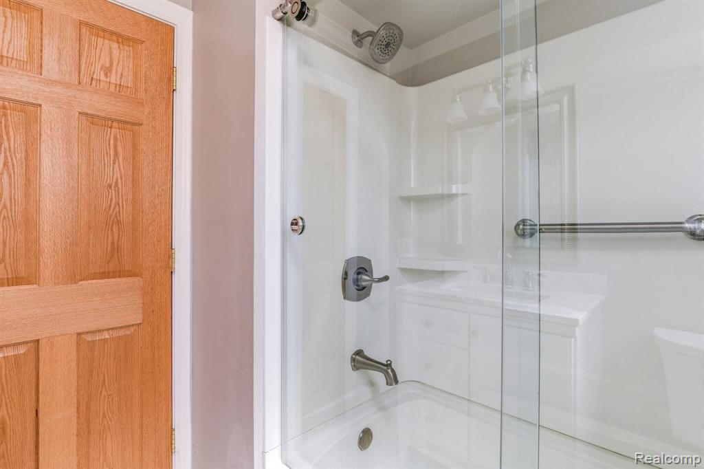 1389 North Pine Street Rochester Hills, MI 48307 - Photo 15 of 28