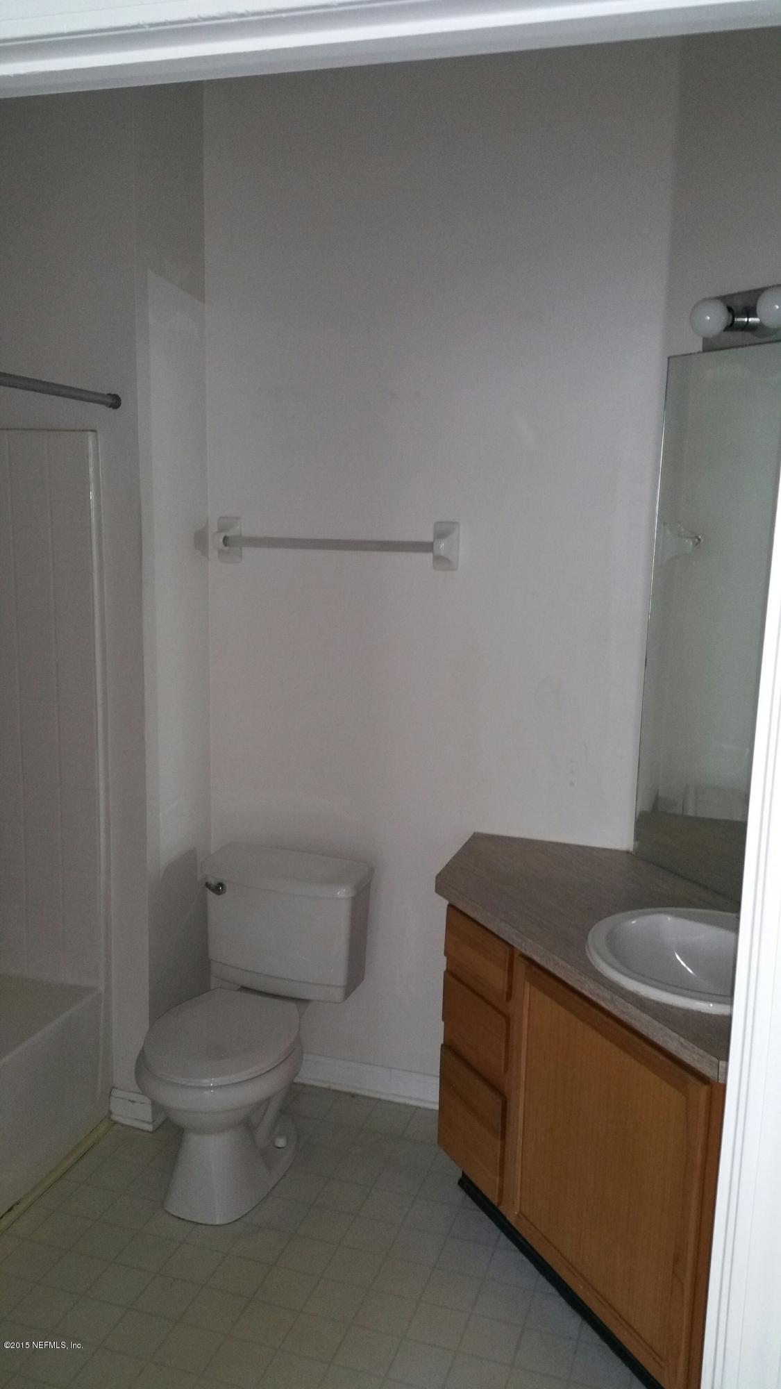 10550 Baymeadows Road, Unit 214 Jacksonville, FL 32256 - Photo 6 of 9 20150220_104757_resized.jpg