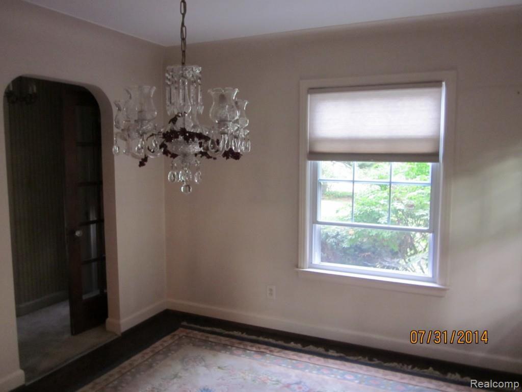 14401 Inkster Road Livonia, MI 48154 - Photo 22 of 53 Large Din room.jpg