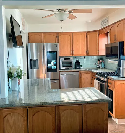 $665,000 | 890 Clay Street, Baldwin, NY 11510