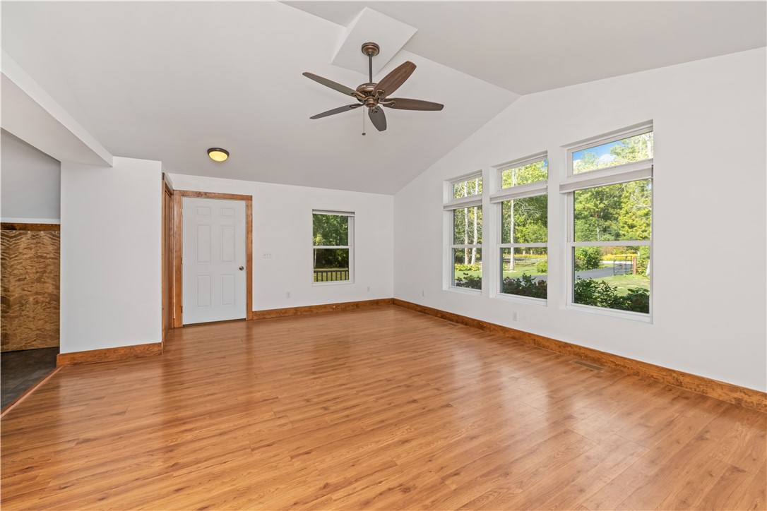 15670 Holley Road Murray, NY 14470 - Photo 6 of 37