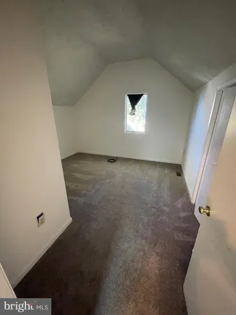 a view of empty room with window