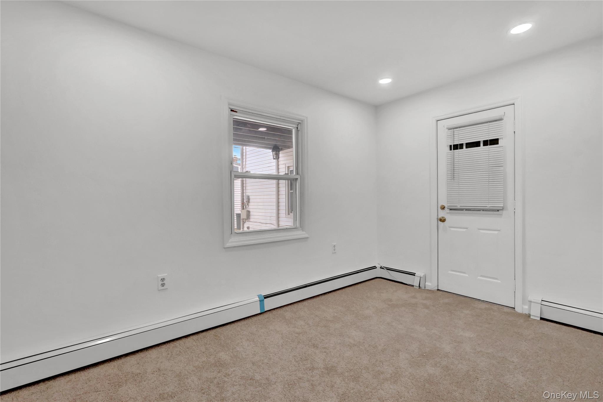 31 Blue Spruce Road Levittown, NY 11756 - Photo 6 of 28