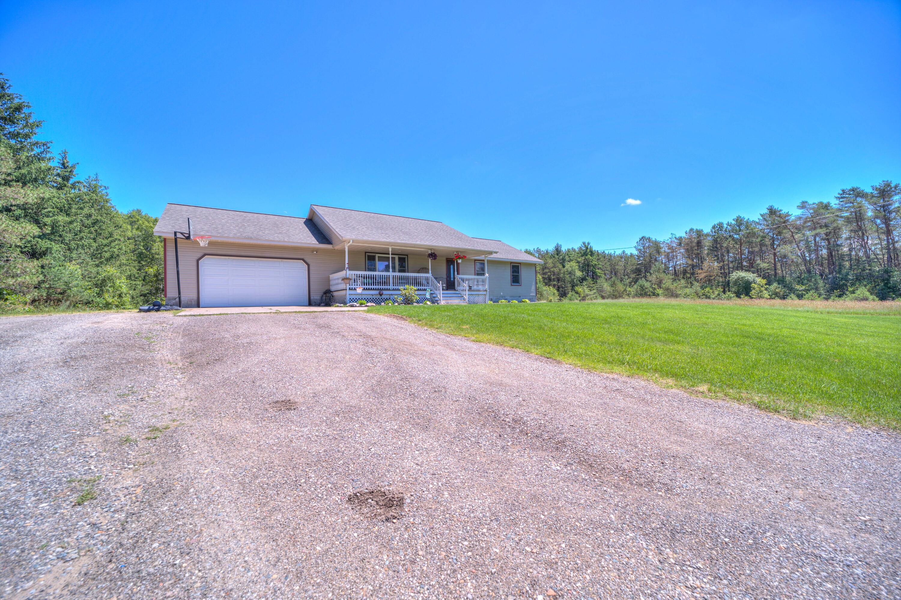 5190 Automobile Road Muskegon, MI 49445 - Photo 5 of 70 5190 Automobile (3 of 76)