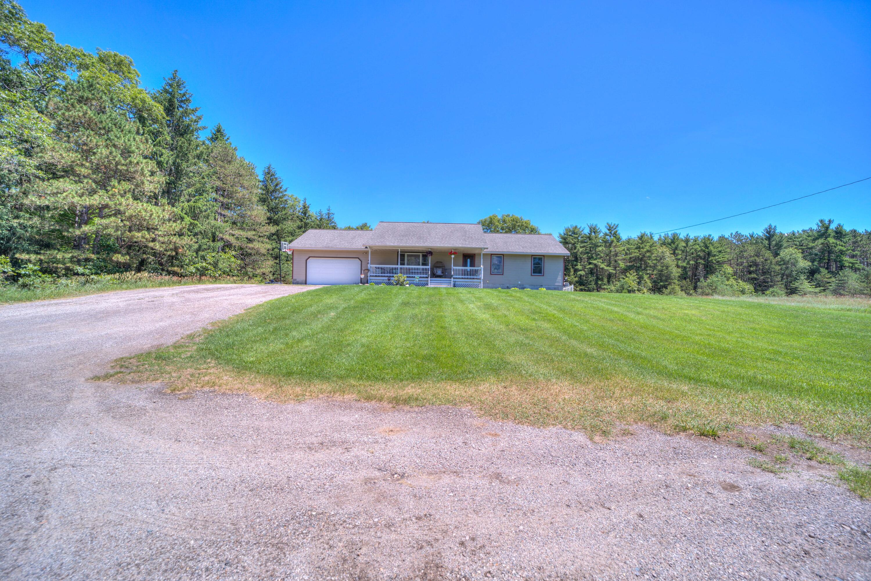 5190 Automobile Road Muskegon, MI 49445 - Photo 6 of 70 5190 Automobile (4 of 76)