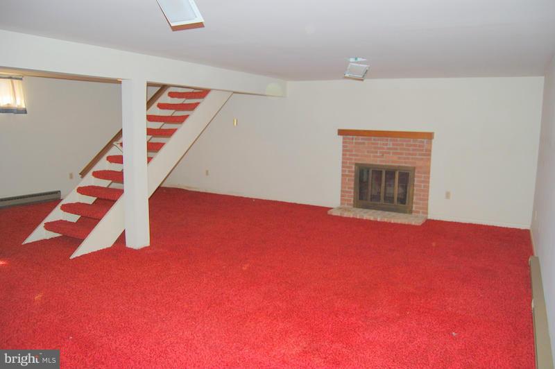 5858 Broad Run Road Jefferson, MD 21755 - Photo 21 of 25 Family Room