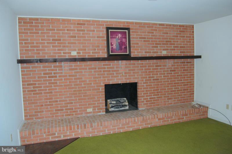 5858 Broad Run Road Jefferson, MD 21755 - Photo 25 of 25 Living Room