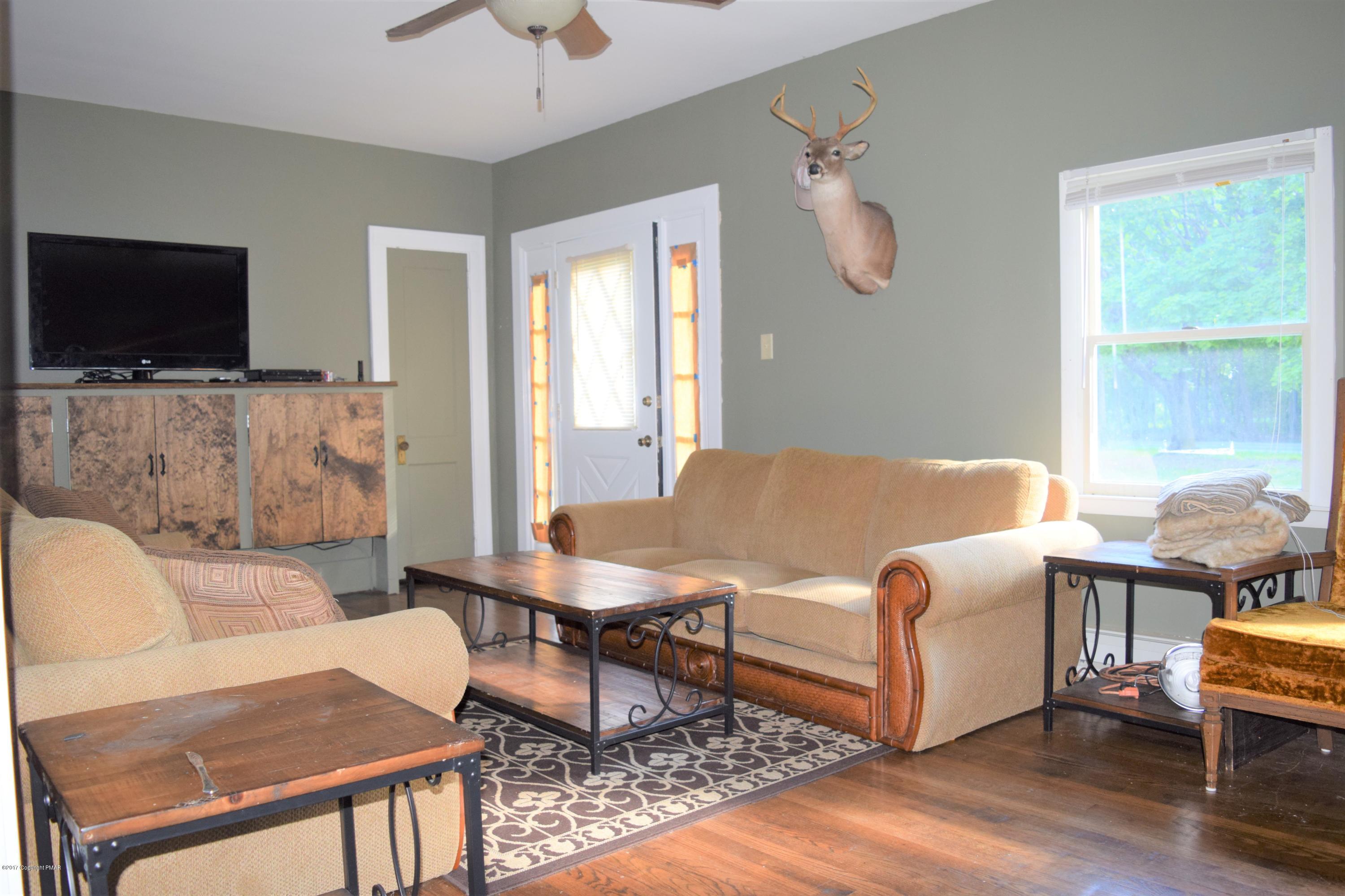 158 Carlton Road Mount Pocono, PA 18344 - Photo 7 of 18 DSC_0599